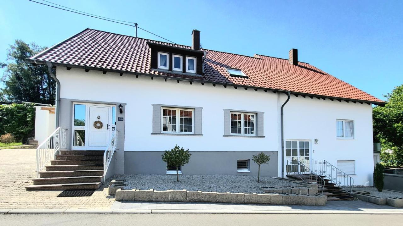 Schicke Komfortwohnung Zum Wohlfuehlen Merchweiler Esterno foto